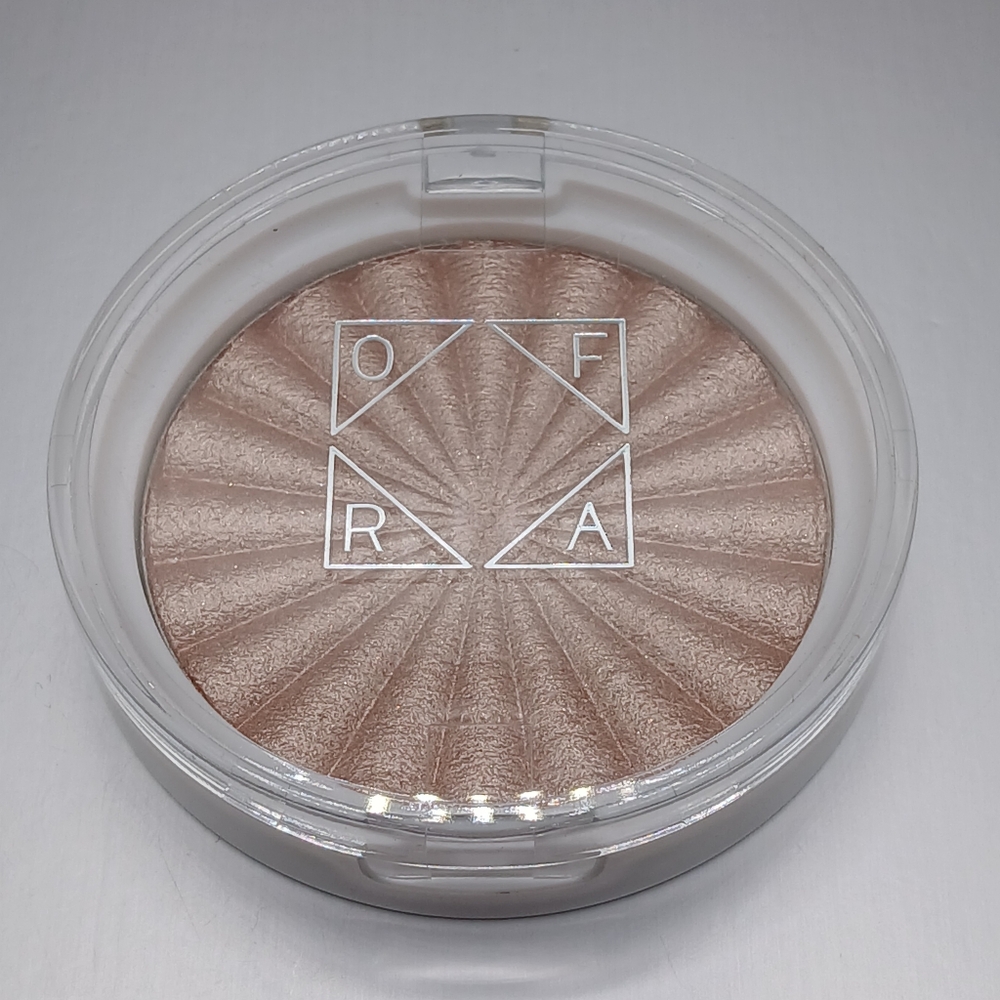 5 For $25 Item🌸 Ofra Highlighter shade BLISSFUL - Picture 2 of 3